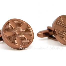 Цветок в желтом металле